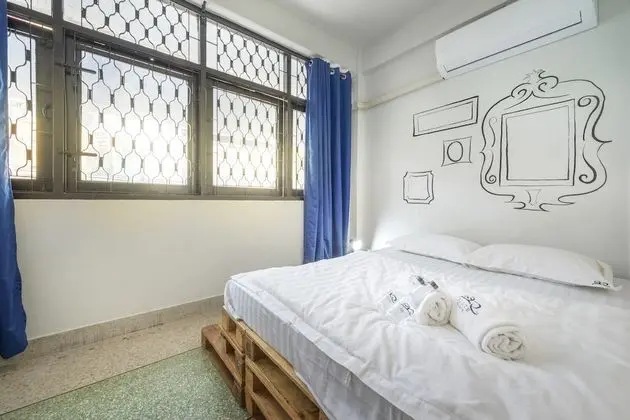 Double Bed Room with Share bathroom(PrivateRoom)