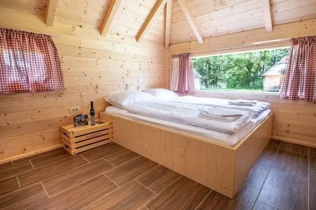 Tek Büyük Yataklı Oda, Ortak Banyo