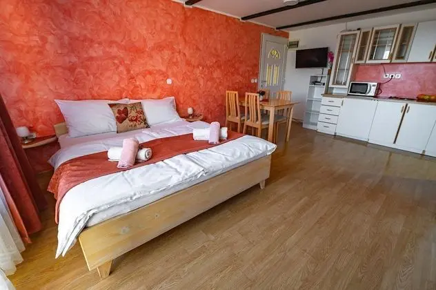 Apart Daire (Family apartment with balcony at Slov)