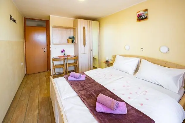 Tek Büyük Yataklı Oda (Double bedroom with terrace at Sloven)