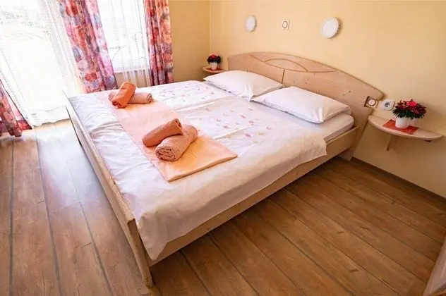 Tek Büyük Yataklı Oda (Double bedroom with terrace at Sloven)
