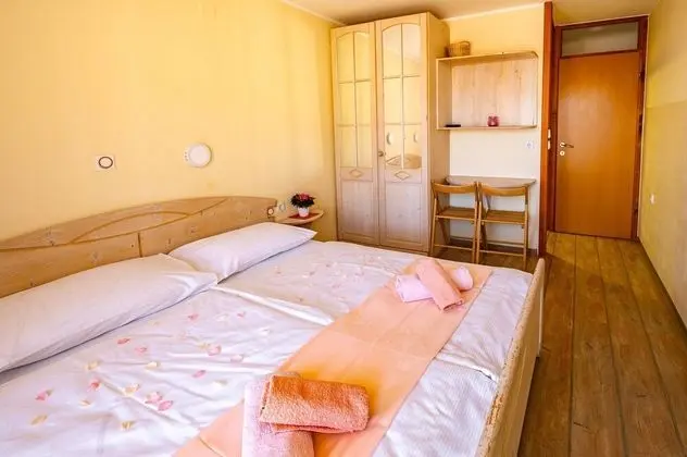 Tek Büyük Yataklı Oda (Double bedroom with terrace at Sloven)