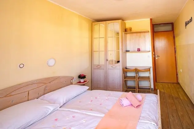 Tek Büyük Yataklı Oda (Double bedroom with terrace at Sloven)