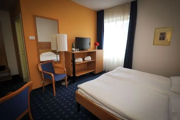 Comfort Tek Büyük Yataklı Oda