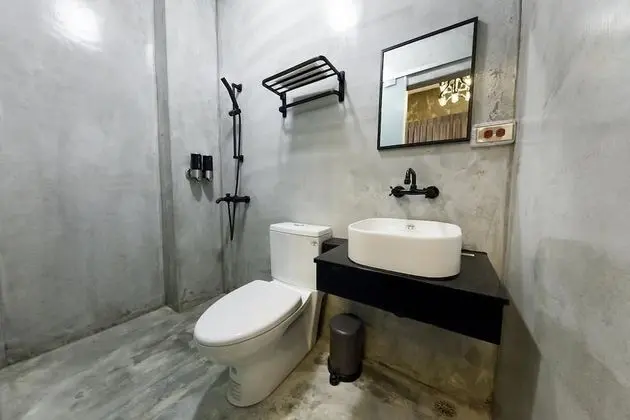 Standard Tek Büyük Yataklı Oda (Industrial)