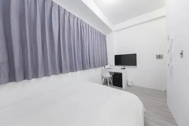 Standard Tek Büyük Yataklı Oda (White)