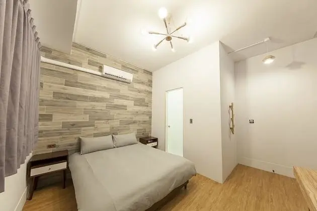 Standard Tek Büyük Yataklı Oda (Wood)