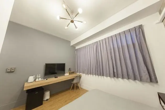 Standard Tek Büyük Yataklı Oda (Wood)