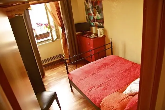 Dört Kişilik Oda, Özel Banyo, Şehir Manzaralı