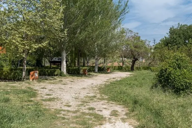 Çadır (No bed provided. Bring tent / caravan)