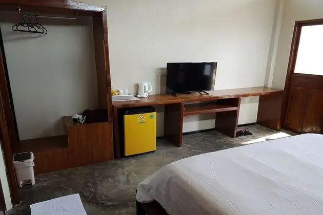 8-Bed Mixed Dormitory
