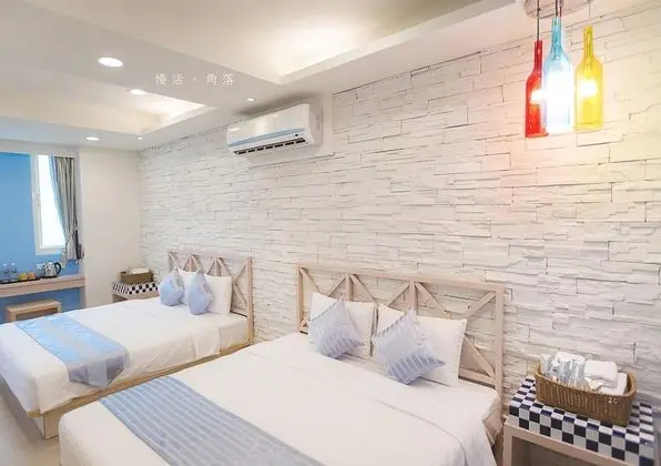 Dört Kişilik Oda (Corner 202)
