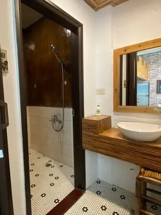 Deluxe Tek Büyük Yataklı Oda (A)