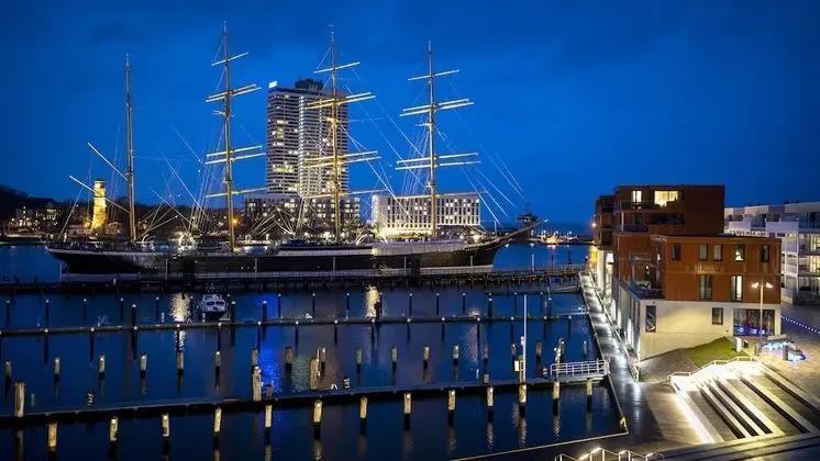 Superior Tek Büyük Yataklı Oda, Liman Manzaralı