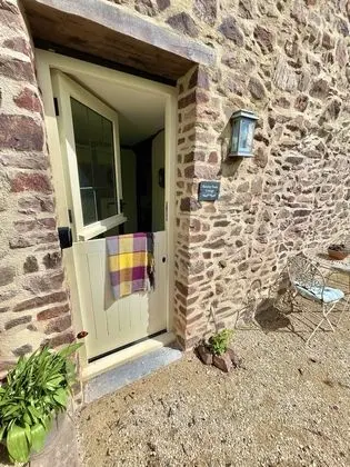 Kır Evi, Banyolu/Duşlu (Slowley Farm Cottage)