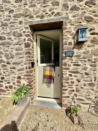 Kır Evi, Banyolu/Duşlu (Slowley Farm Cottage)