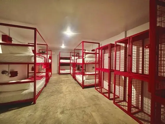 10 Bed Poolside