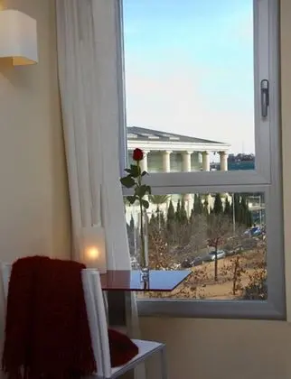 Üç Kişilik Oda