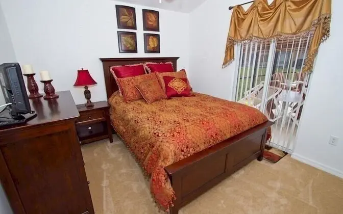 Family Villa, Bahçeli