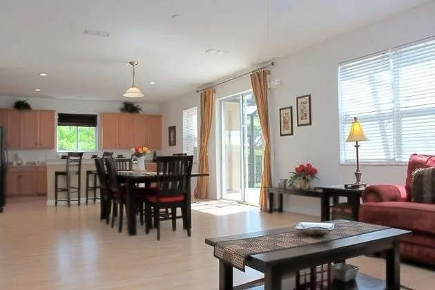 Family Villa, Bahçeli