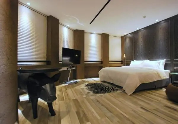 Deluxe Tek Büyük Yataklı Oda (302)