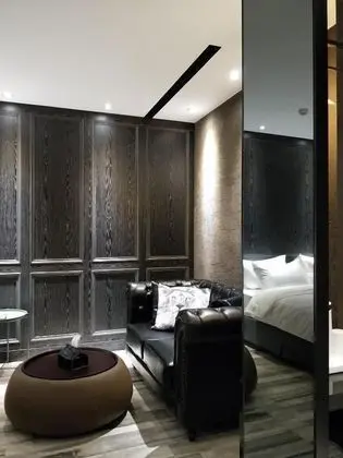 Deluxe Tek Büyük Yataklı Oda (302)