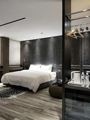 Deluxe Tek Büyük Yataklı Oda (302)
