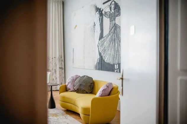Grete Wiesenthal Suite XXL