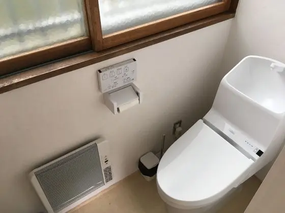 İki Ayrı Yataklı Oda, Ortak Banyo