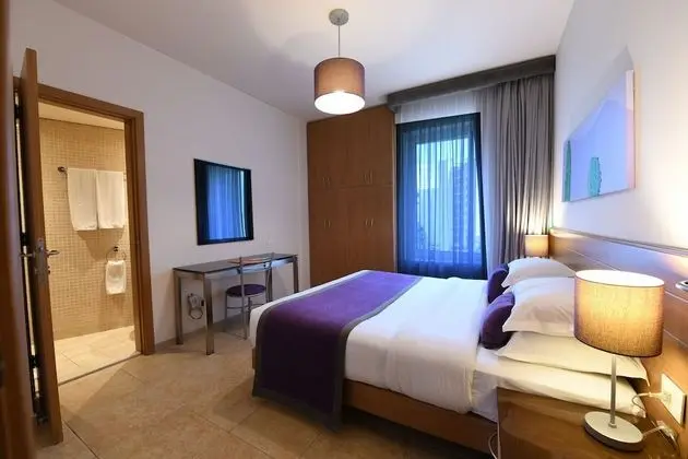 One Bedroom Suite for 3 people