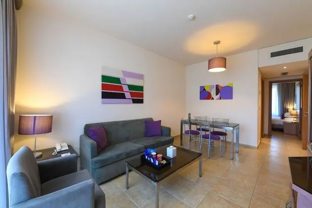 One Bedroom Suite for 3 people