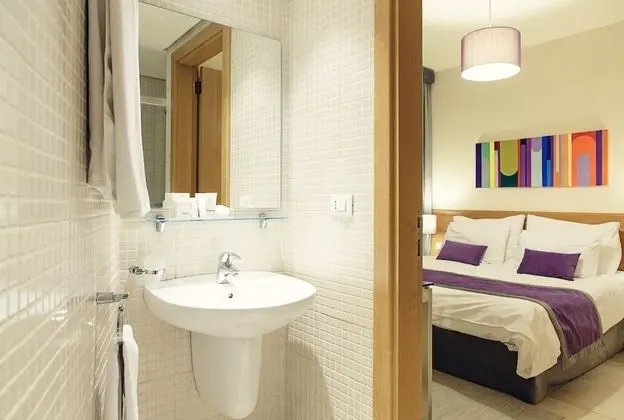One Bedroom Suite for 3 people