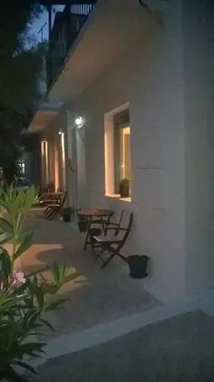 Tek Büyük Yataklı Oda, Veranda