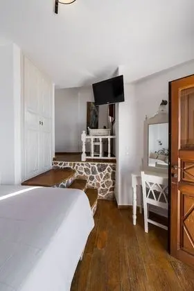 Stüdyo (Andreas Caldera view)