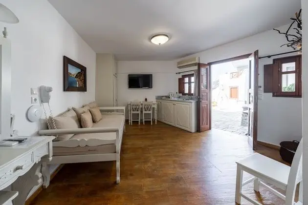 Stüdyo, Avlu Manzaralı