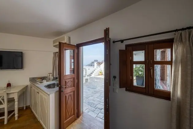 Stüdyo, Avlu Manzaralı