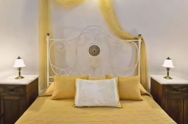 Stüdyo, Avlu Manzaralı (Dimitris)