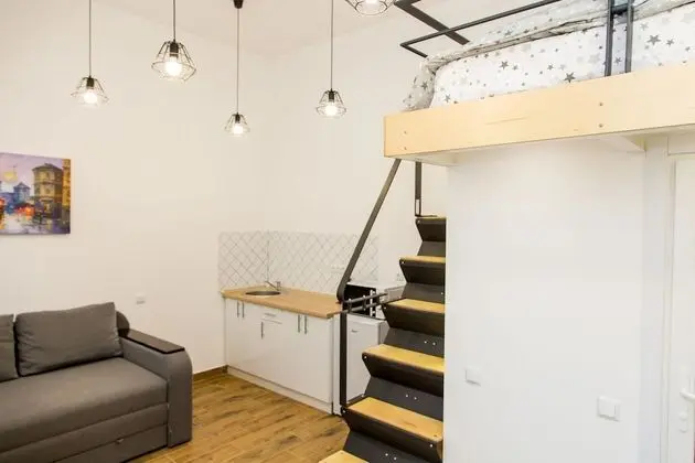 Design Stüdyo, 1 Büyük (Queen) Boy Yatak ve Çekyat, Avlu Manzaralı (12)