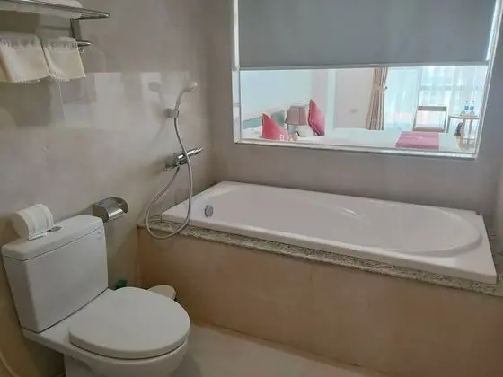 Basic Tek Büyük veya İki Ayrı Yataklı Oda