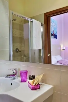 Comfort Tek Büyük veya İki Ayrı Yataklı Oda