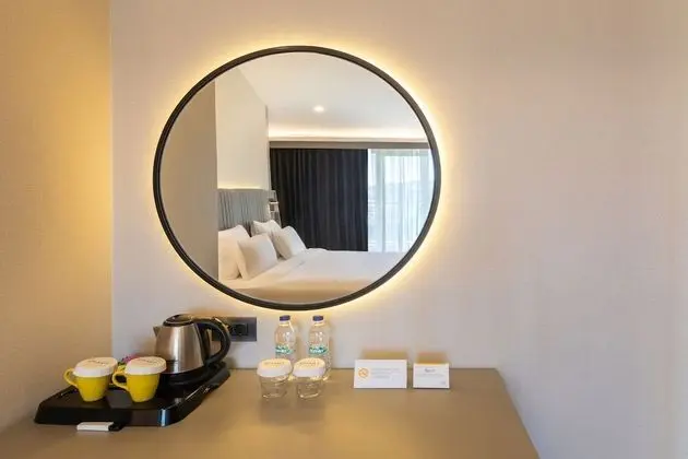 Deluxe Suit King River View Room