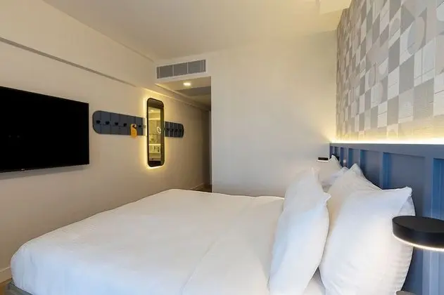 Superior Queen City View Room