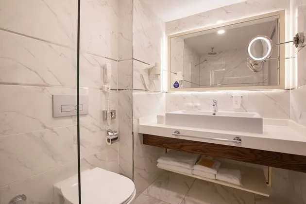 Superior Twin City View Room