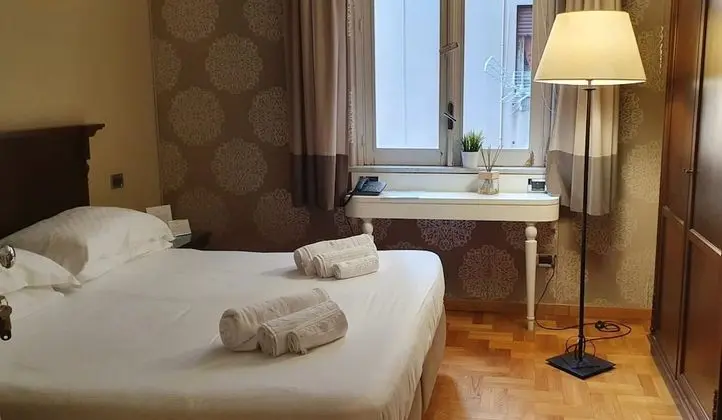 Classic Tek Büyük Yataklı Oda