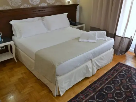 Classic Tek Büyük Yataklı Oda