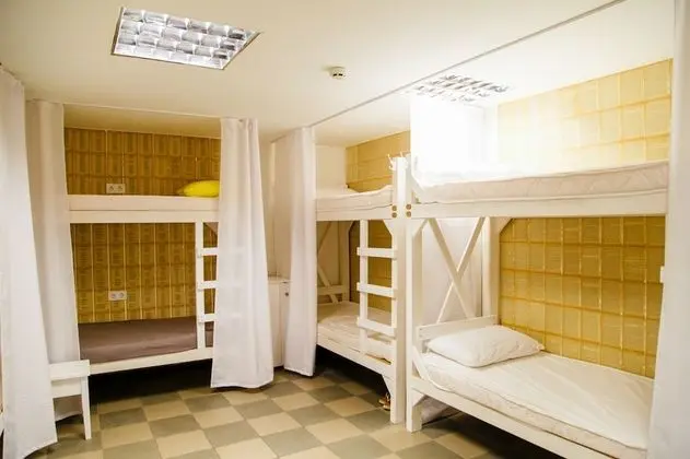 Ortak Ranzalı Oda, Karma Ranzalı Oda, Ortak Banyo (8-Beds)
