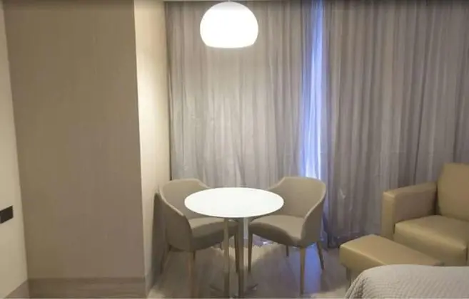 Oda, 1 En Büyük (King) Boy Yatak, Balkon