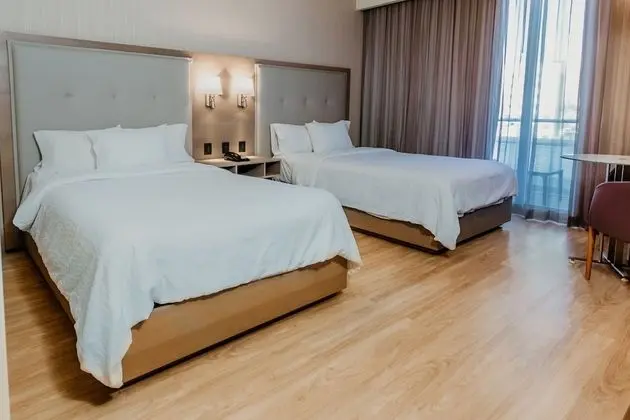 Oda, 2 Çift Kişilik Yatak, Balkon