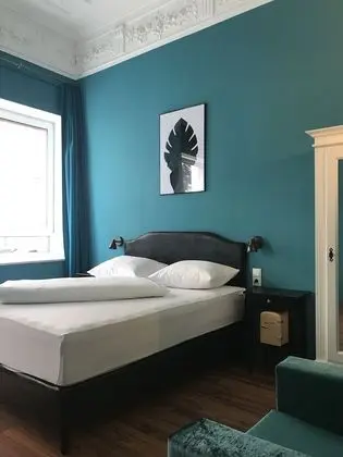 Standard Tek Büyük Yataklı Oda