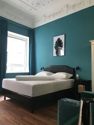 Standard Tek Büyük Yataklı Oda